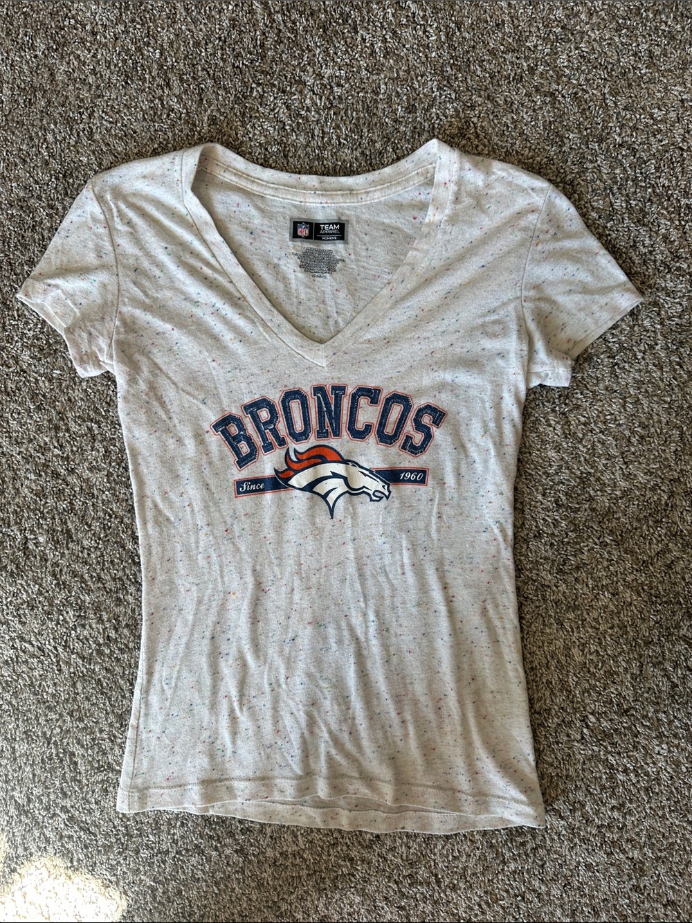 NFL Denver Broncos Women's Speckled V-Neck Tee - White with Orange & Blue Logo